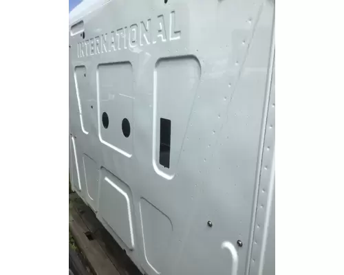 INTERNATIONAL 9900 CAB