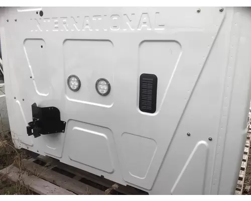 INTERNATIONAL 9900 Cab