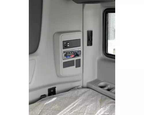 INTERNATIONAL 9900 Cab