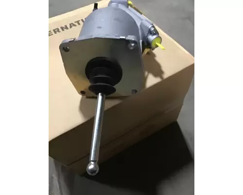 INTERNATIONAL 9900 Clutch Slave Cylinder