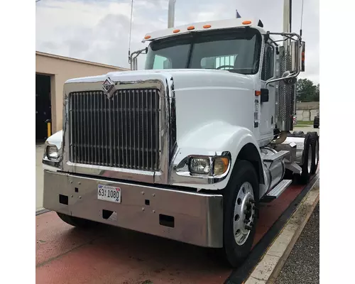 INTERNATIONAL 9900 Complete Vehicle