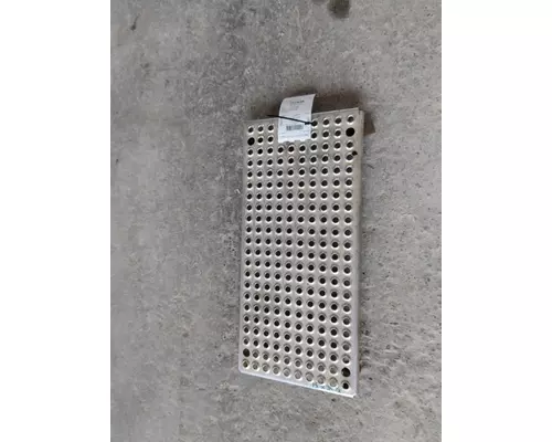 INTERNATIONAL 9900 DECK (CATWALK) STEP