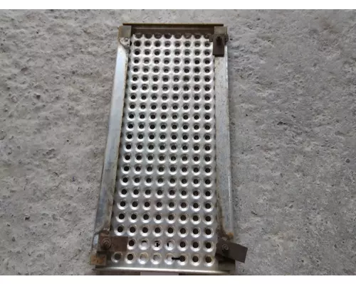 INTERNATIONAL 9900 DECK (CATWALK) STEP