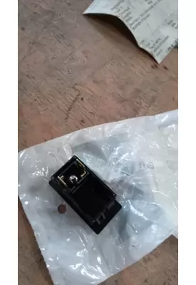 INTERNATIONAL 9900 Dash / Console Switch