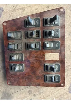 INTERNATIONAL 9900 Dash Panel