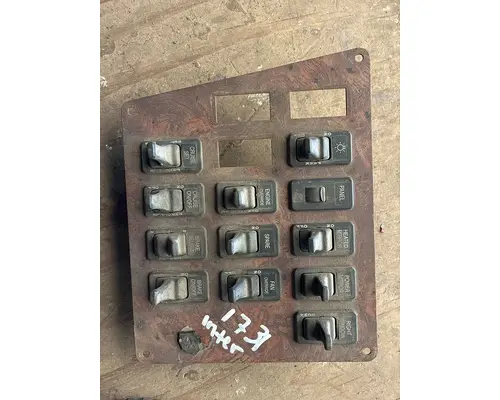 INTERNATIONAL 9900 Dash Panel