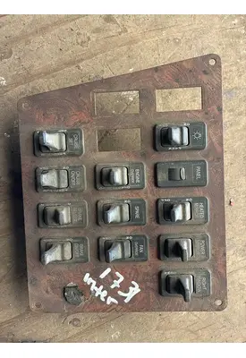 INTERNATIONAL 9900 Dash Panel