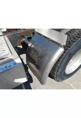 INTERNATIONAL 9900 FENDER, QUARTER/HALF REAR