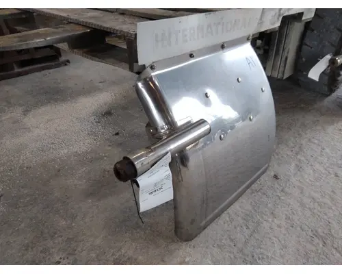INTERNATIONAL 9900 FENDER, QUARTERHALF REAR