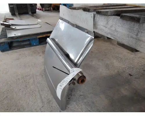 INTERNATIONAL 9900 FENDER, QUARTERHALF REAR