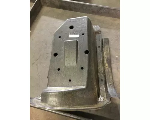 INTERNATIONAL 9900 Headlight Bucket