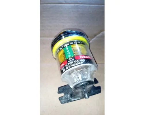 INTERNATIONAL 9900 Instrument Cluster