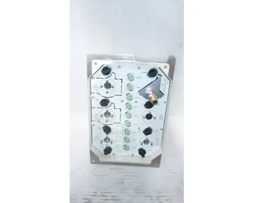 INTERNATIONAL 9900 Instrument Cluster