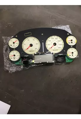 INTERNATIONAL 9900 Instrument Cluster