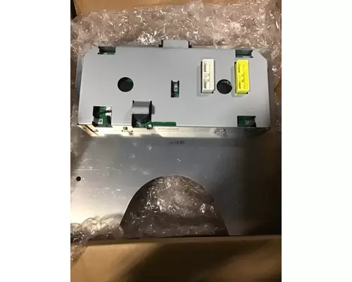 INTERNATIONAL 9900 Instrument Cluster