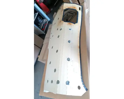 INTERNATIONAL 9900 Interior Parts, Misc.