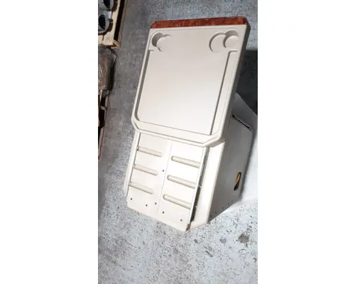 INTERNATIONAL 9900 Interior Parts, Misc.