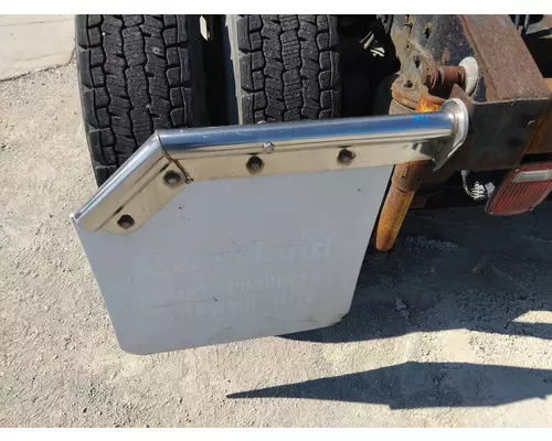 INTERNATIONAL 9900 MUD FLAP HANGER