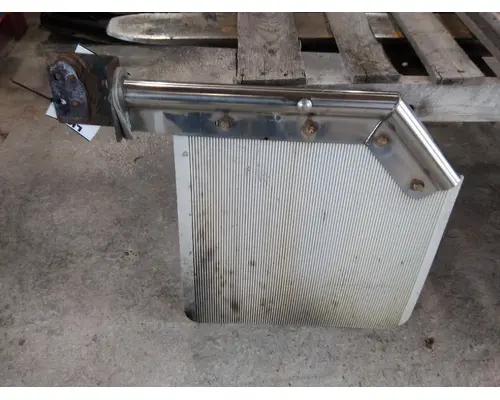 INTERNATIONAL 9900 MUD FLAP HANGER