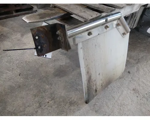 INTERNATIONAL 9900 MUD FLAP HANGER