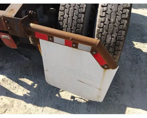 INTERNATIONAL 9900 MUD FLAP HANGER