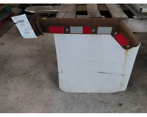 INTERNATIONAL 9900 MUD FLAP HANGER
