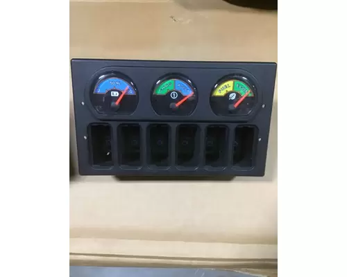 INTERNATIONAL 9900 PANEL, DASH