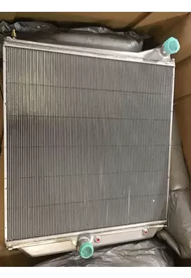 INTERNATIONAL 9900 Radiator