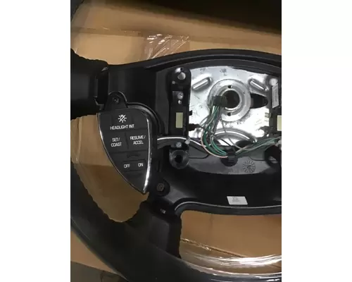 INTERNATIONAL 9900 Steering Wheel