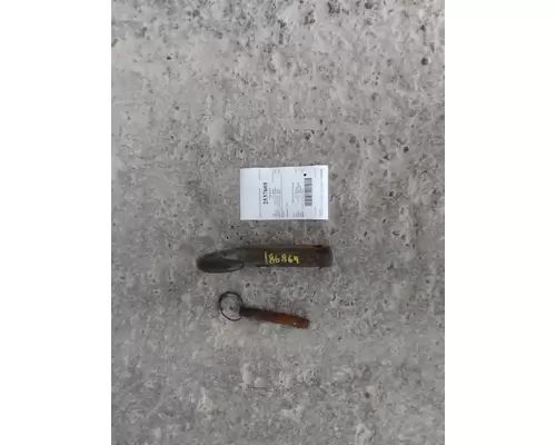 INTERNATIONAL 9900 TOW HOOK