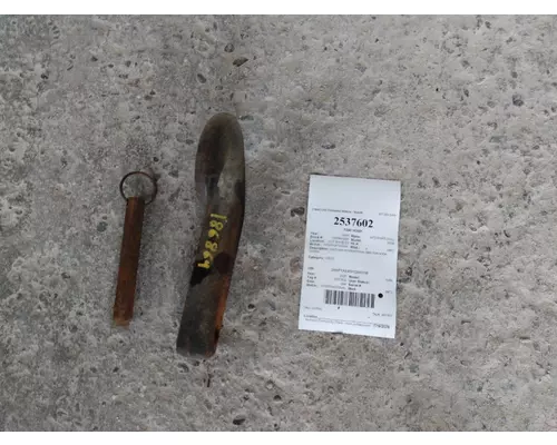 INTERNATIONAL 9900 TOW HOOK