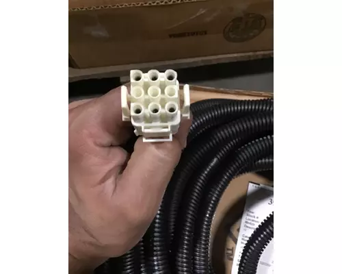 INTERNATIONAL 9900 WIRING HARNESS