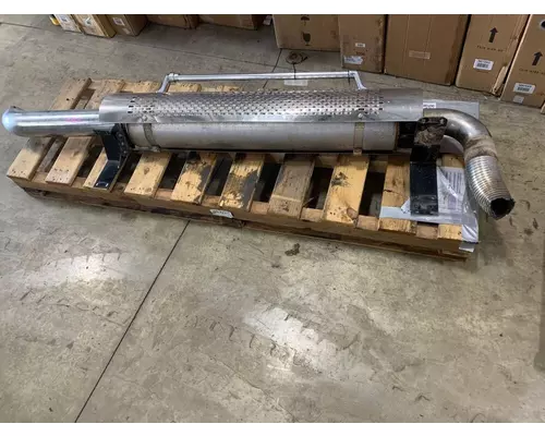 INTERNATIONAL 9900i Exhaust & Muffler