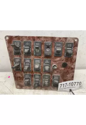 INTERNATIONAL 9900i Switch Panel