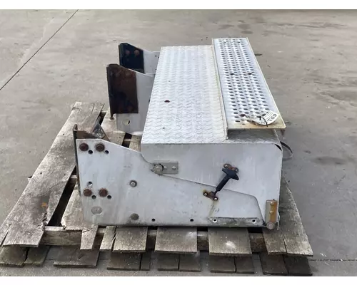 INTERNATIONAL 9900i Tool Box