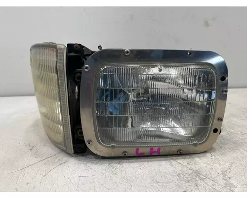 INTERNATIONAL 9900ix Headlight