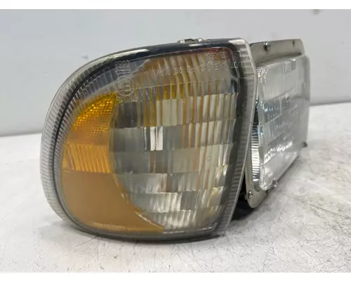 INTERNATIONAL 9900ix Headlight