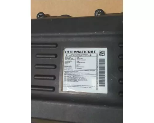 INTERNATIONAL A26  EPA 17 VALVE COVER