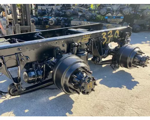 INTERNATIONAL AIR RIDE SUSPENSION  Cutoff Assembly (Complete With Axles)