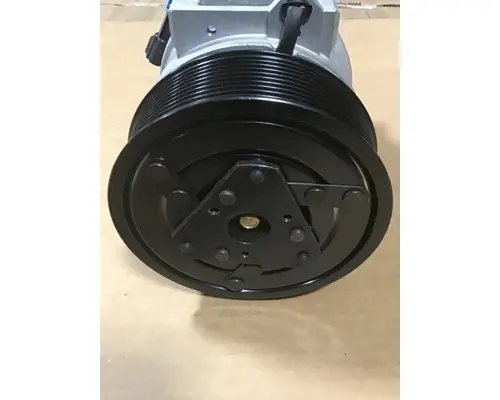 INTERNATIONAL CE 200/300 BUS  Air Conditioner Compressor