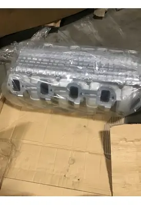 INTERNATIONAL CE 200/300 BUS  Intake Manifold
