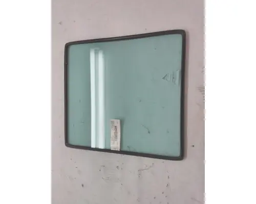 INTERNATIONAL CE 200/300 BUS  Special Glass