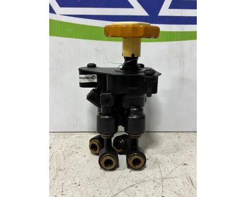 INTERNATIONAL CE S BUS 944 VALVES