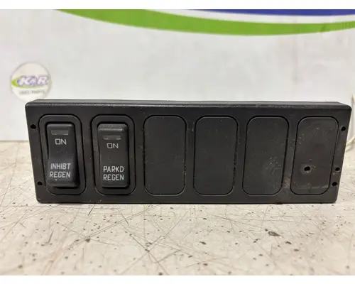INTERNATIONAL CE S BUS Switch Cluster