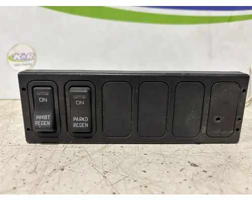 INTERNATIONAL CE S BUS Switch Clusters