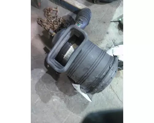 INTERNATIONAL CE AIR CLEANER
