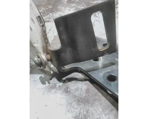 INTERNATIONAL CE BUMPER BRACKET