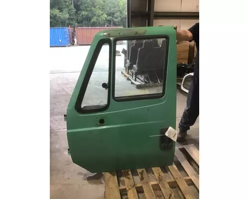INTERNATIONAL CE DOOR ASSEMBLY, FRONT