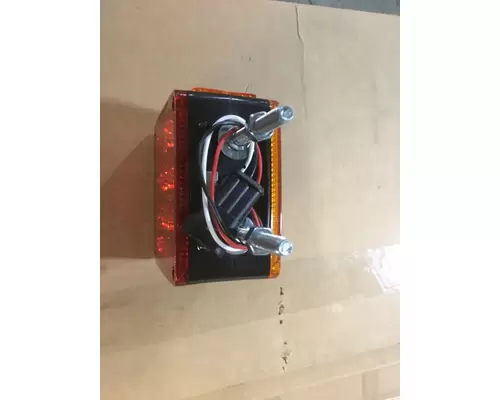 INTERNATIONAL CE Front Lamp (Turn Signal)