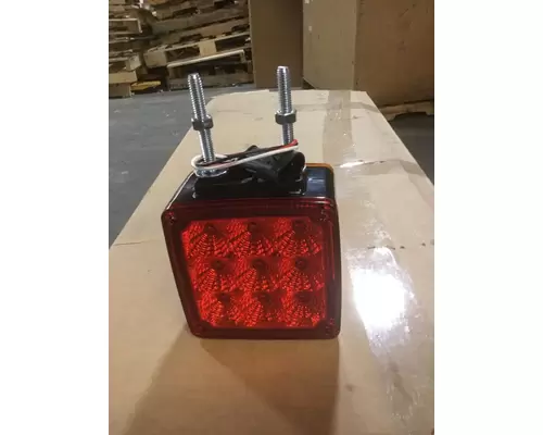 INTERNATIONAL CE Front Lamp (Turn Signal)